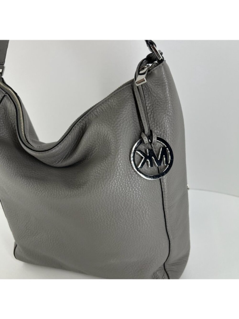 Michael Kors Sloan Hobo Shoulder Bag Womens Turn Lock Pockets Leather Gray Black - Picture 2 of 13